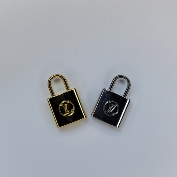 Accessories - 1x Designer Stamped zipper pull charm pick ur color